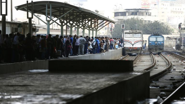 مصر تتعاقد مع روسيا لتصنيع 500 عربة قطار