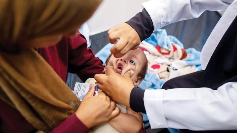 وزارة الصحة في غزة تطلق حملة تطعيم طارئة ضد شلل الأطفال مع تحقيق إنجازات ملحوظة