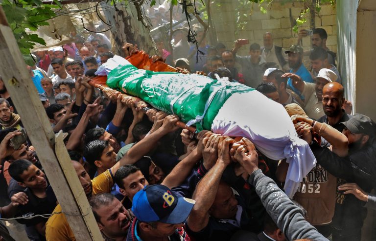 تشييع جثمان الشهيد أيمن عابد في بلدة كفر دان وسط أجواء من الحزن والغضب