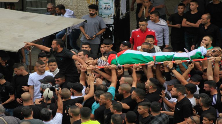 5 شهداء في قصف إسرائيلي استهدف مركبة في طوباس