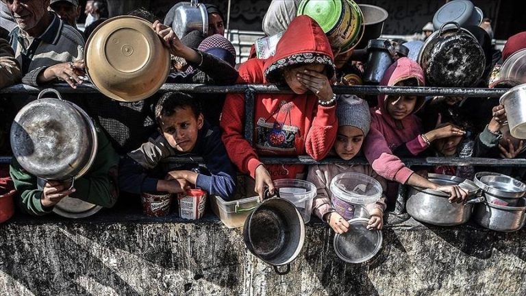 محقق الأمم المتحدة يتهم إسرائيل بشن حملة تجويع ضد الفلسطينيين في قطاع غزة