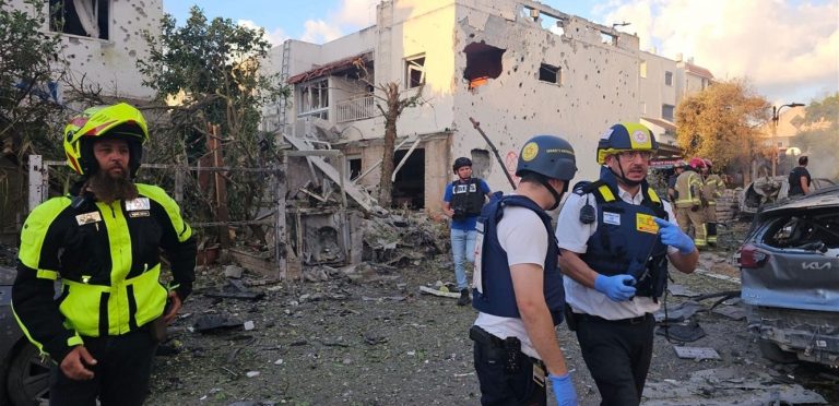 إعلام عبري: سقوط صواريخ أطلقت من لبنان في محيط مدينة حيفا