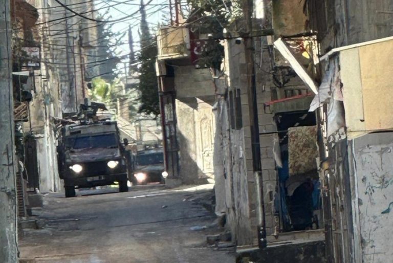 اشتباكات عقب اقتحام قوات الاحتلال مخيما في نابلس