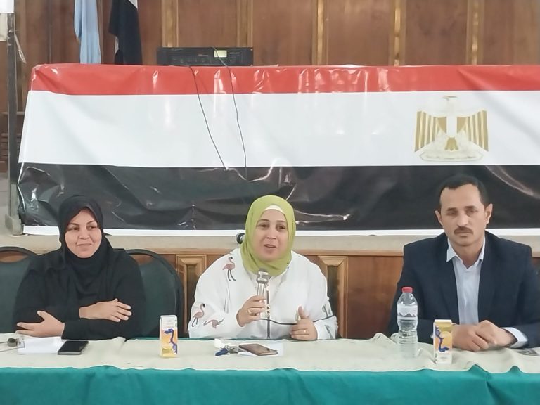 نحو جيل قوي ندوة إعلام أسيوط: أساليب التربية الإيجابية تُغير وجه الأسرة المصرية