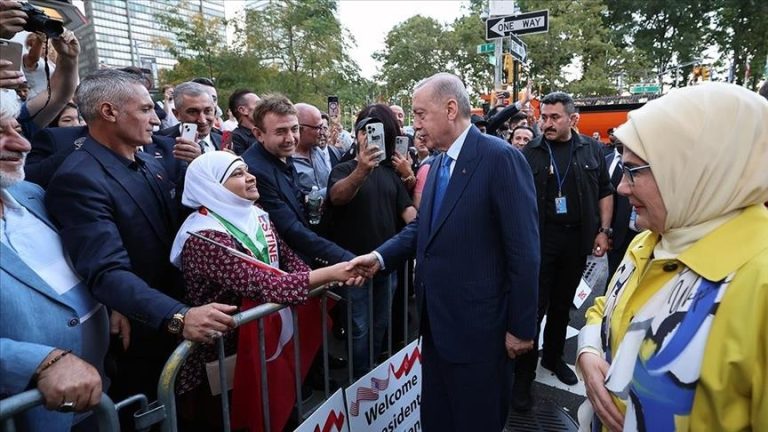 استقبال التركي رجب طيب أردوغان بحفاوة في “البيت التركي” بنيويورك
