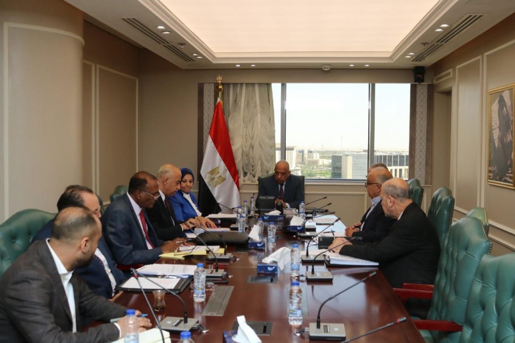 مصر .. الكهرباء تراجع خطة تشغيل المحطة الشمسية الحرارية