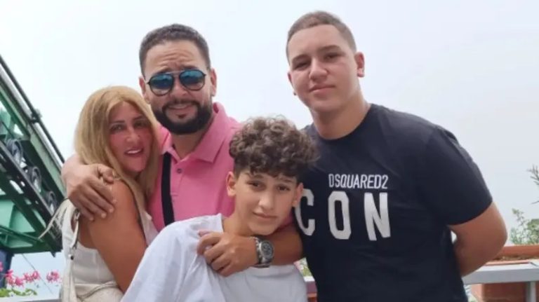 التصالح في قضية الدهس :  دفاع «عامل الدليفري» يؤكد تنازل وتصالح الأسرة مع نجل الفنان أحمد رزق