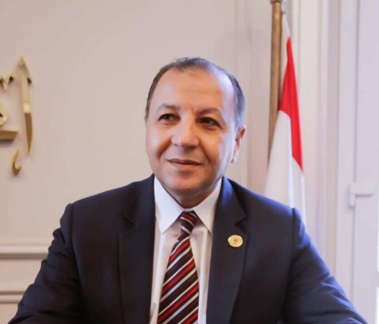 مجدي حمدان يكتب: حين يصبح الصعلوك قدوة.. من المسؤول عن صناعة الانحدار؟