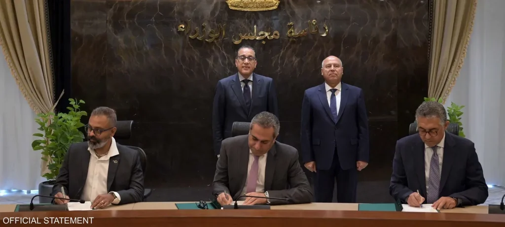 مصر تبرم اتفاقية لتطوير منطقة حرة عامة مع موانئ دبي العالمية