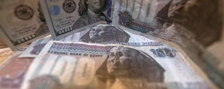 ارتفاع الدولار يهدد استقرار الاقتصاد المصري ويعمق أزمة المواطن