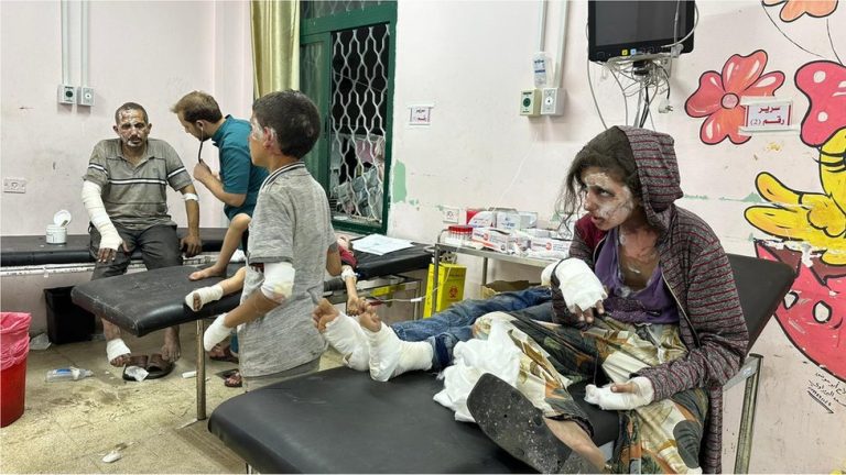 الاحتلال يقصف مدرسة في غزة تؤوي نازحين أسفر عن استشهاد 17شخصا