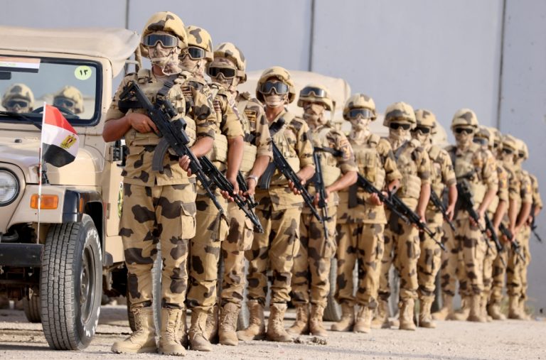 القوات المسلحة المصرية تنفي بصوت مرتفع أي تعاون مع إسرائيل في العمليات العسكرية