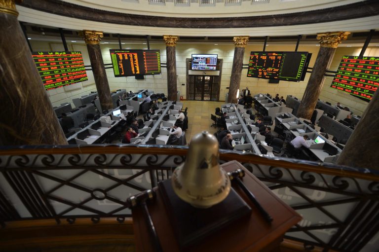 البورصة المصرية في مهب الريح والخسائر تلتهم السوق بالكامل