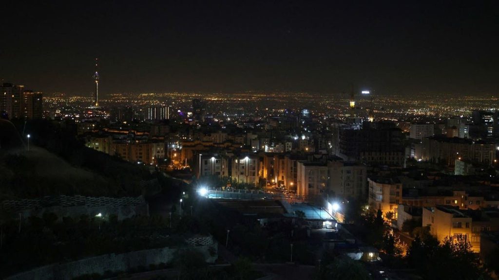 إيران تنفى خبر استهداف مصفاة نفط روّج له إعلام الاحتلال