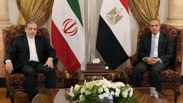 مصر تُحذّر من تصعيد الاحتلال في المنطقة بعد الهجوم على إيران