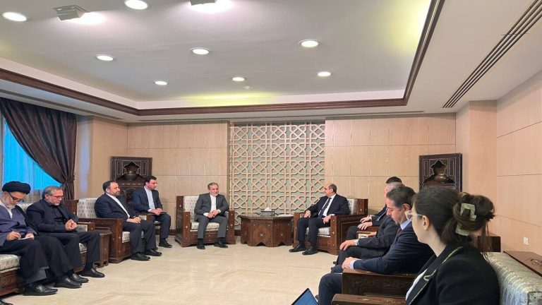 إيران: هناك مبادرات بشأن وقف إطلاق النار في لبنان