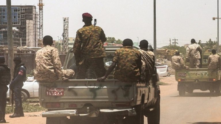 السودان..5 من مستشاري حميدتي يعلنون انشقاقهم عنه
