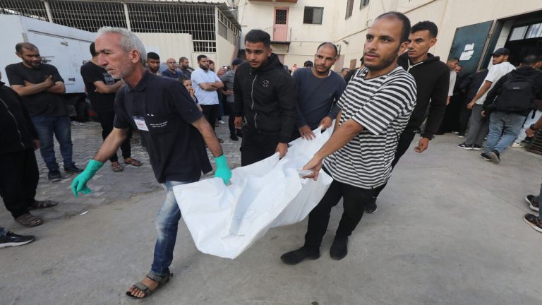 بعد مجزرة بيت لاهيا..المستشفى الإندونيسي يستقبل جثامين 73 فلسطينيا