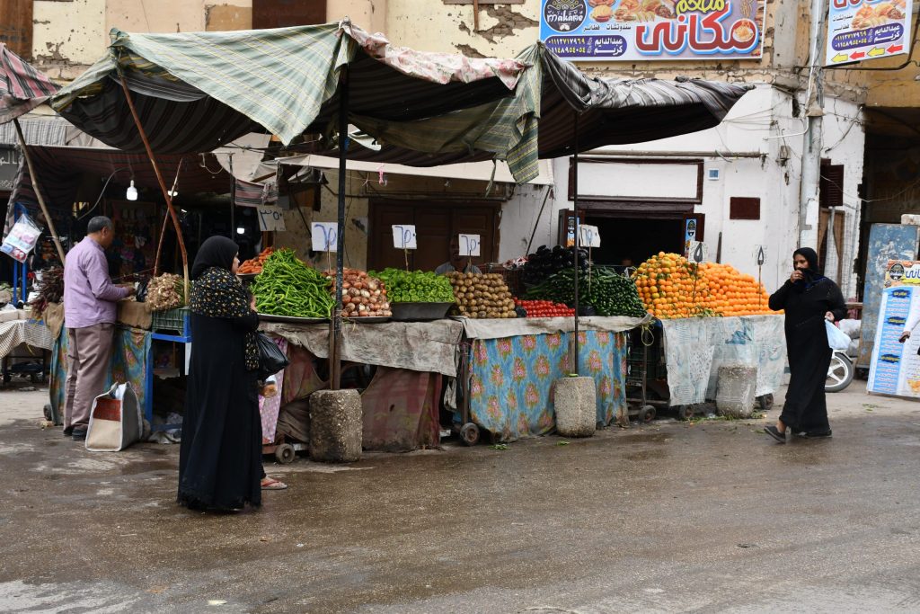 أسعار الوجبات اليومية تشتعل وتخنق ميزانيات الأسر المصرية