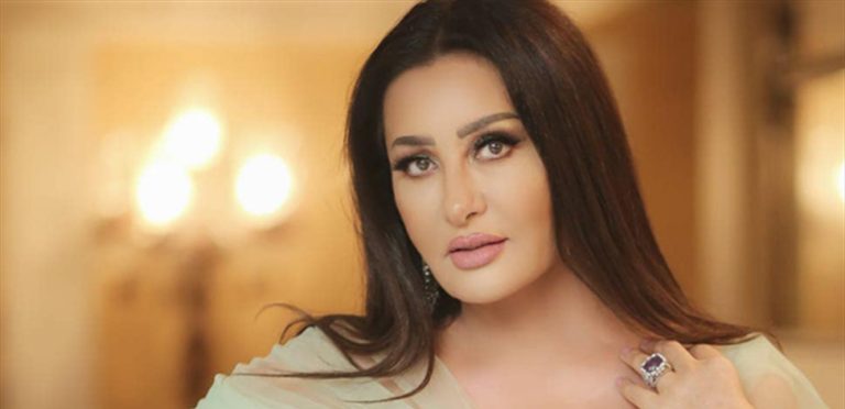 لطيفة تتعرض لهجوم بسبب تغيير كلمات أغنية عن مصر في حفل بدبي
