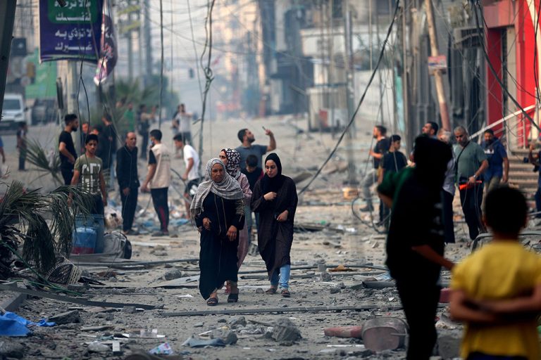 أطباء ونشطاء كويتيون: شعب غزة لن تثنيه الافتراءات