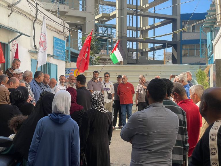 اعتصام في مخيم البداوي احتجاجاً على تقصير الأونروا في إغاثة اللاجئين والنازحين.