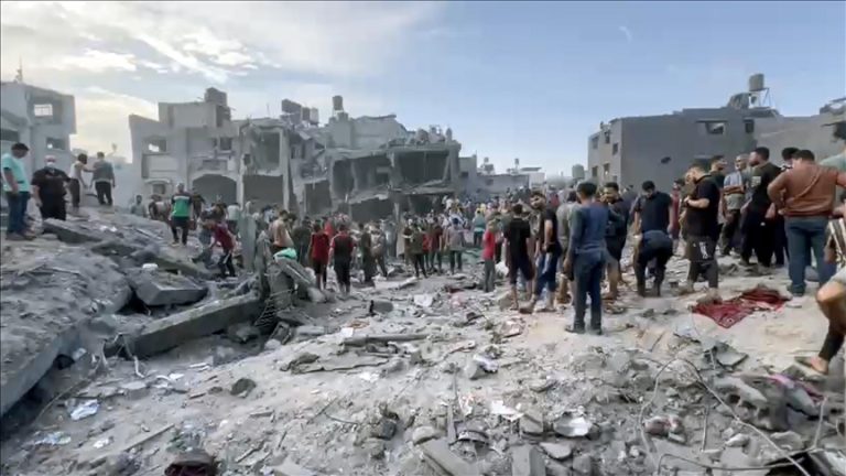 الاحتلال الإسرائيلي يرتكب مذبحة جديدة في مخيم جباليا بشمال غزة: 33 شهيداً و85 مصاباً