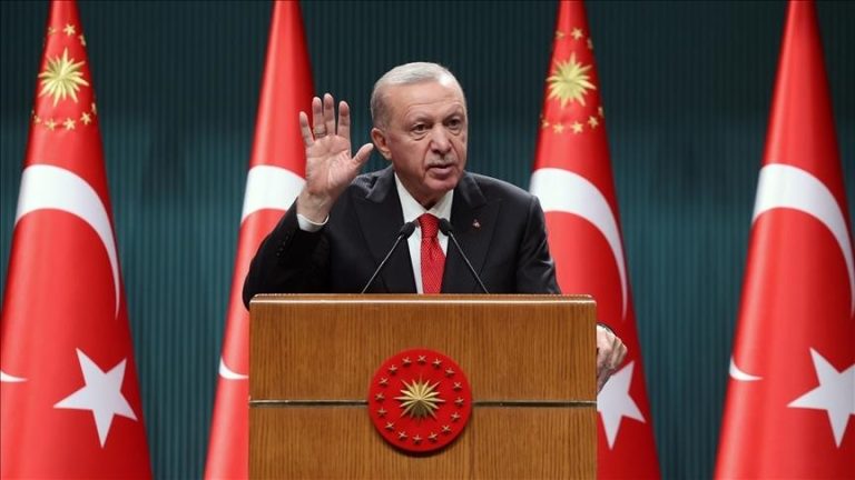 أردوغان يعبّر عن قلقه من عجز الأمم المتحدة في حماية موظفيها ويؤكد على استمرار تهديدات إسرائيل