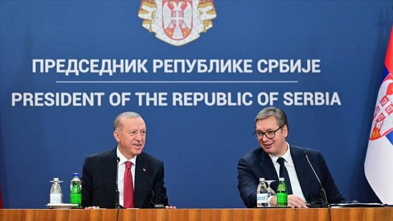 أردوغان وفوتشيتش يعززان التعاون بين تركيا وصربيا في اجتماع رفيع المستوى