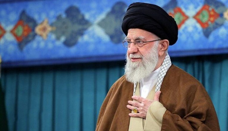 المرشد الإيراني خامنئي: لا يجب تضخيم أو تقليل الضربات الإسرائيلية على إيران