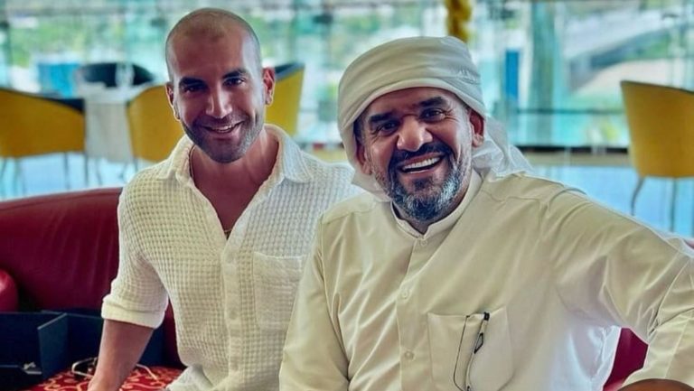 حسين الجسمي يثير الجدل بعد ظهوره مع مدون إسرائيلي في دبي