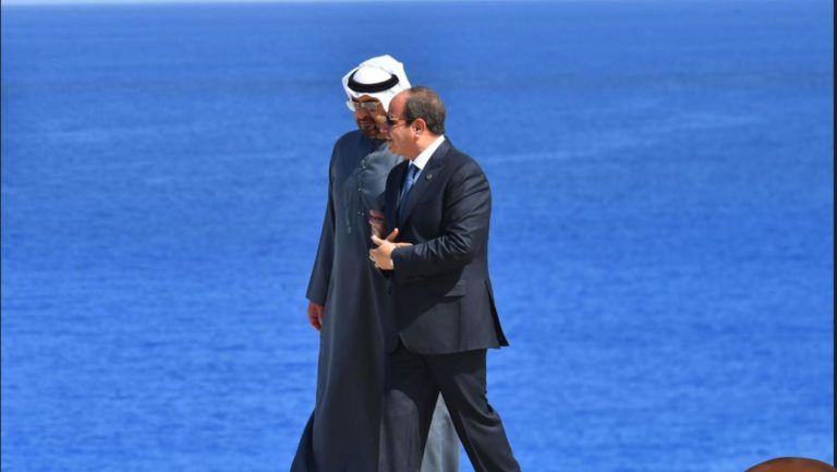 السيسي ومحمد بن زايد يشهدان إطلاق مشروع رأس الحكمة التنموي لتعزيز الشراكة المصرية الإماراتية
