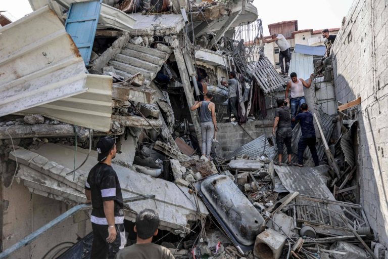 مفوض الأمم المتحدة: “إسرائيل” ترتكب جريمة حرب في شمال غزة