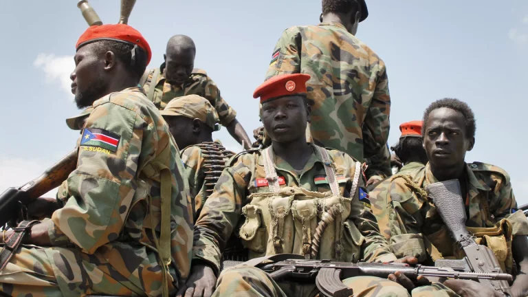 السودان..اشتباك مسلح عند مقر الإقامة الجبرية لرئيس المخابرات السابق