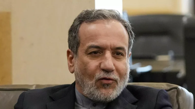 إيران تُحذّر: إذا توسعت الحرب فمخاطرها ستذهب إلى أماكن بعيدة