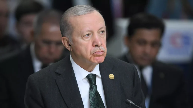 أردوغان: منعنا طائرة رئيس إسرائيل من عبور الأجواء التركية