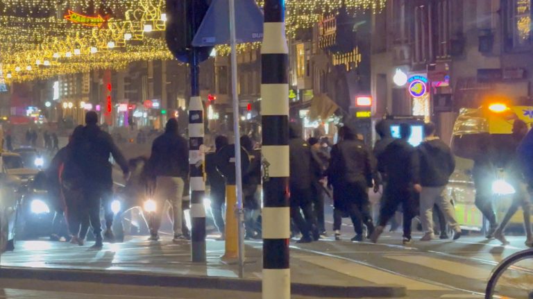 تفاصيل الوقائع التي سبقت المواجهات مع مشجعين إسرائيليين في أمستردام