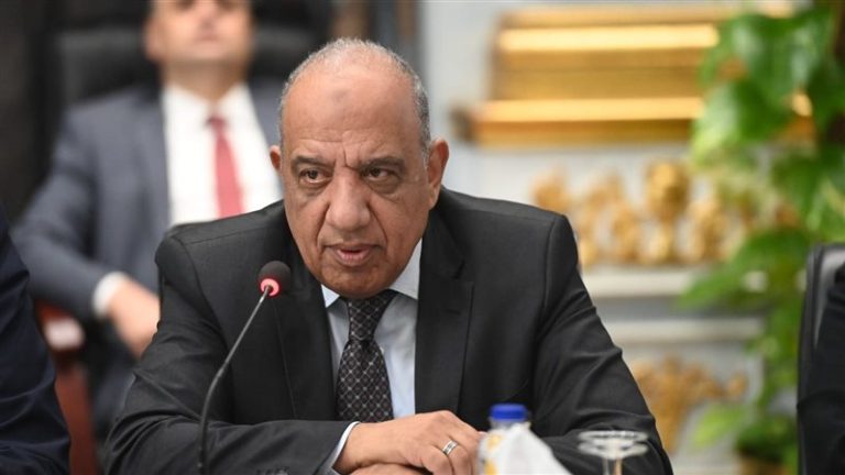 فضيحة فساد وزارة الكهرباء: تأجيل الميزانية وإهمال خدمات المواطنين