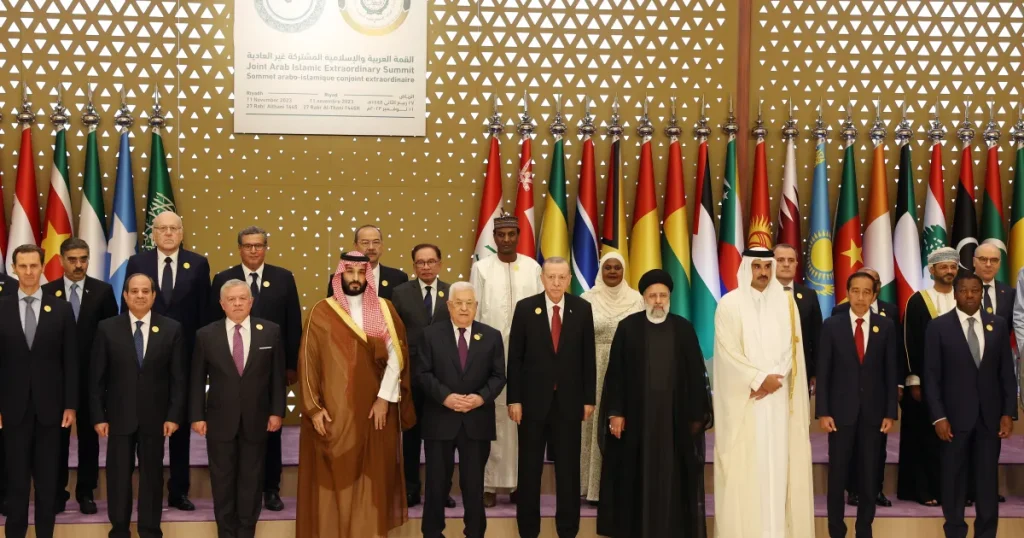القمة العربية في الرياض تطالب بالوقف الفوري لإطلاق النار وعودة عمل الأونروا
