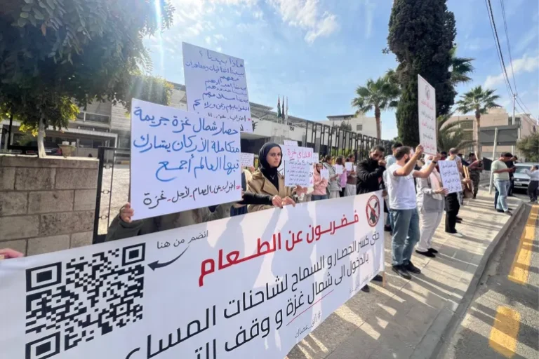 الأردن.. شباب وشابات يدخلون في “إضراب مفتوح عن الطعام” نصرة لغزة