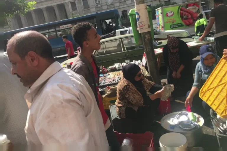 مأساة الجوع في مصر: الحكومة تتجاهل معاناة الشعب والفساد يشتعل