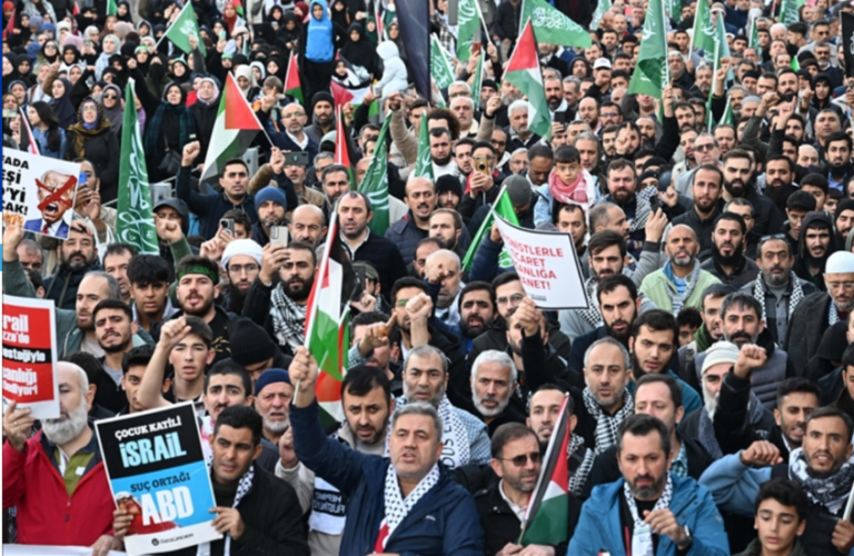 إسطنبول: مظاهرة أمام القنصلية الأمريكية تضامناً مع غزة