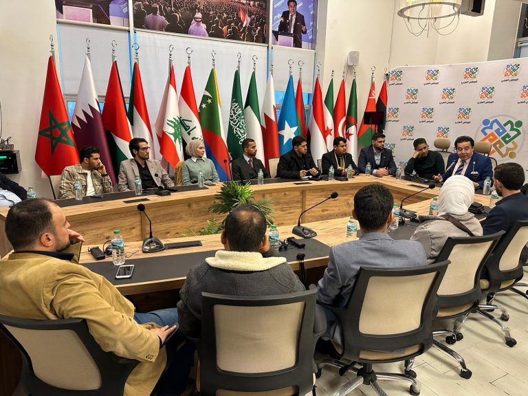 د.أيمن نور يجتمع بشباب أكاديمية المجلس العربي وحديث حول الليبرالية والحوار بين الأيدلوجيات