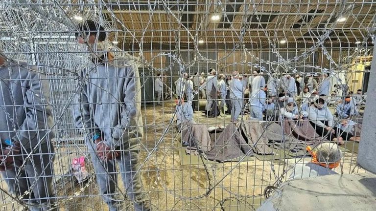 تقرير: الأسرى يعيشون في معازل عن العالم…ولا يعلمون عن فقدان الأقارب