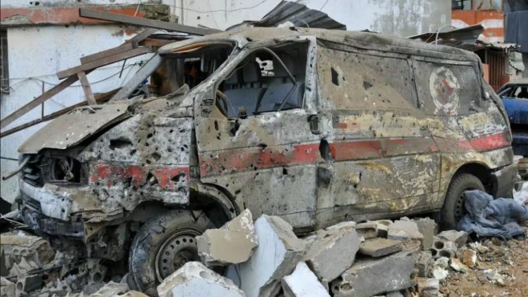 استهداف متكرر للمسعفين: شهداء وجرحى في غارات إسرائيلية جنوب لبنان