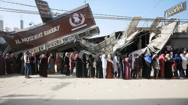 برنامج الأغذية العالمي: إغلاق كامل للمخابز وسط غزة بسبب نقص الإمدادات