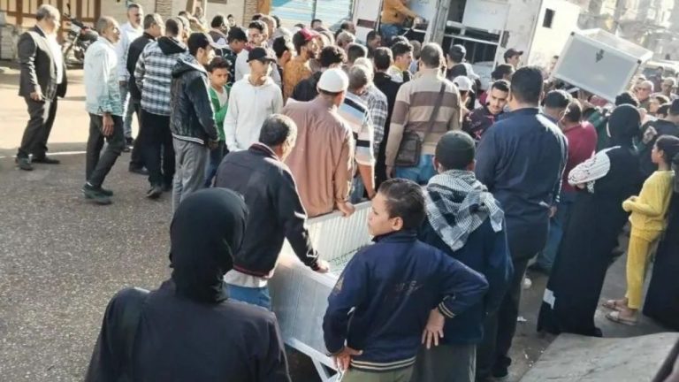 تظاهرات حاشدة في المطرية بعد حادث مأساوي يسفر عن مصرع 13 شخصًا