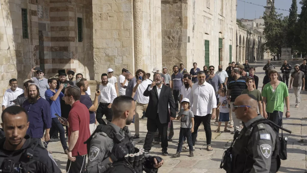 بن غفير يقتحم المسجد الأقصى في أول أيام “عيد الأنوار اليهودي”