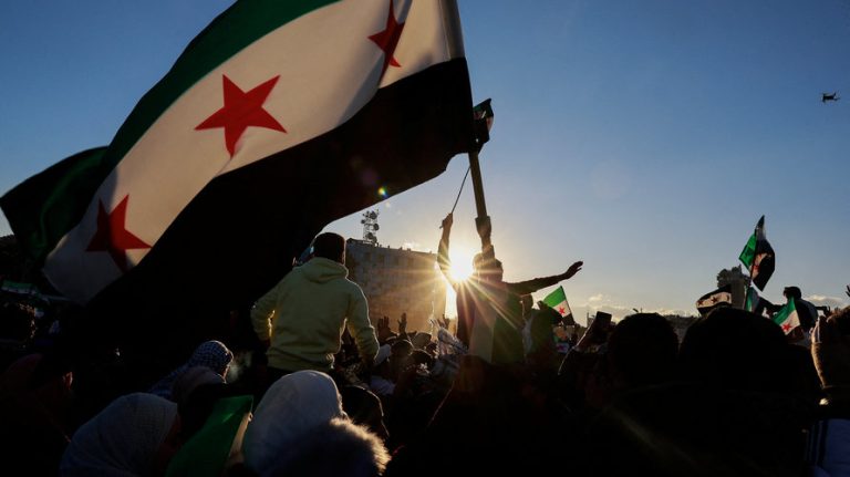 وفد أمريكي يلتقي مسؤولي “هيئة تحرير الشام” في دمشق