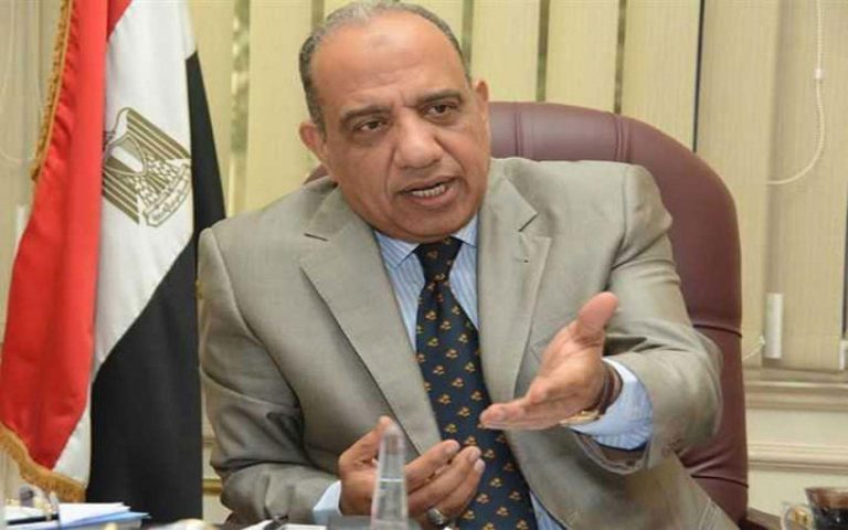 الجهاز المركزي للمحاسبات يكشف فساد القابضة للتشييد والتعمير وصمت الوزير محمود عصمت المتعمد